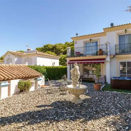 Malagasuite Alhaurin Village Holiday home *